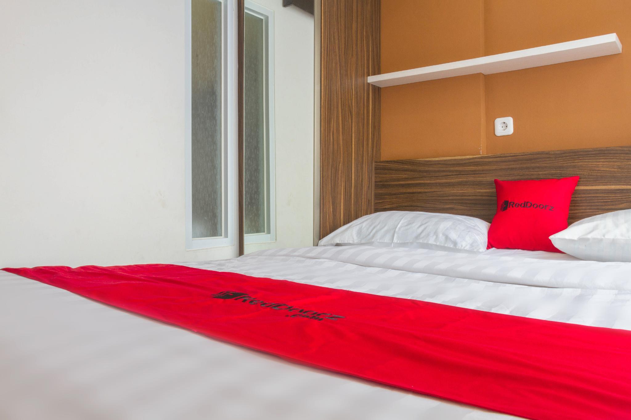 Reddoorz @ Jarrdin Cihampelas 5* Bandung